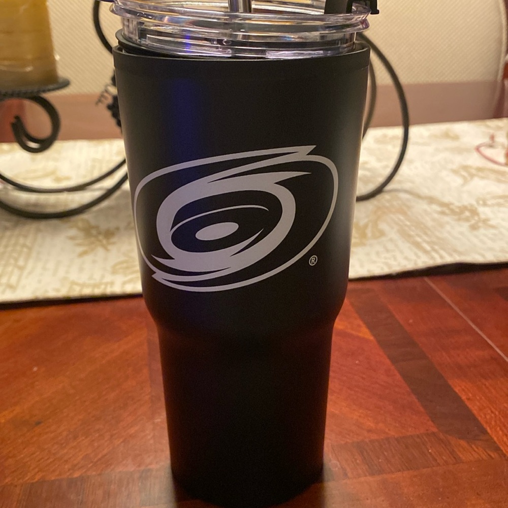 NEW PRICE DROP!!
NC STATE & HURRICANES Hot & Cold drinking cup!